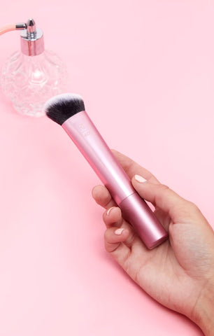 Buy Real Techniques Sculpting Brush For  Cheek & Contour Get 2 Mini Powder Puff ( Free Gift )