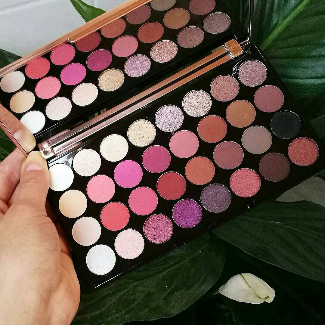 Buy Revolution Flawless 4 Eyeshadow Palette Get Free Mono Eyeshadow