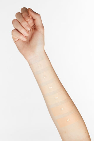 H & M Perfect Hydrating Foundation Sheer Coverage+ Hyaluronic Acid + Vitamin E  & SPF 15 / 3W Chai