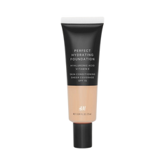 H & M Perfect Hydrating Foundation Sheer Coverage+ Hyaluronic Acid + Vitamin E  & SPF 15 / 3W Chai