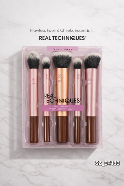 Real Techniques Every Day Essential Brush 5 pcs (  Powder , Highlighter , Blush , Nose Shadow , Contour ) ( Dubai Edition )