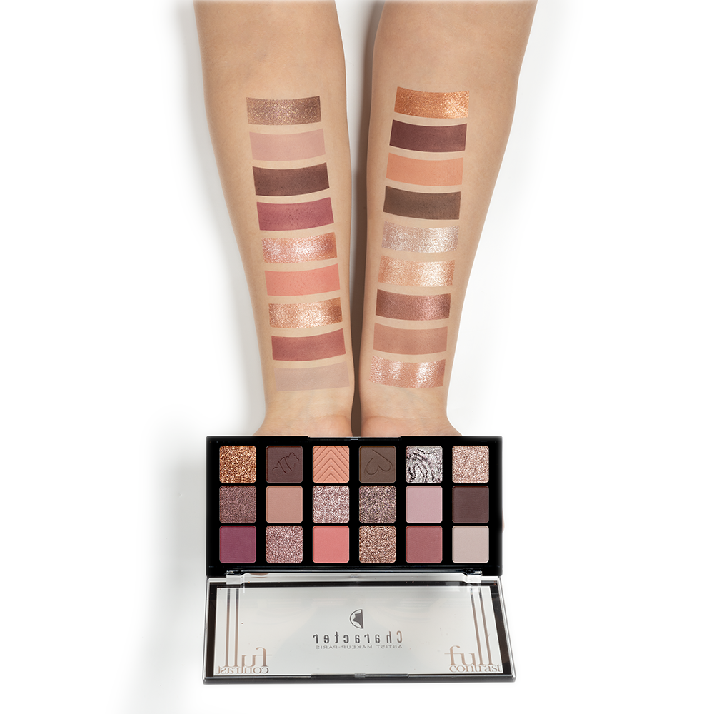 Character 18 Color Eyeshadow Palette Smoky Elegance - CFC002