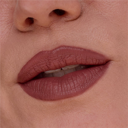 Maybelline Serum Lipstick, Hydrating Lip Makeup with 8HRs of Lip Plumping Moisture with Hyaluronic Acid + Oil Blend 06 Hold The Door