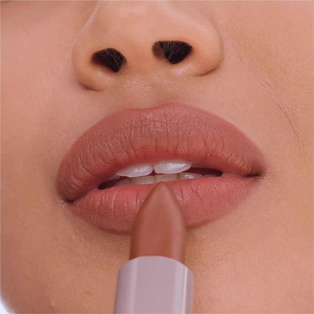 Maybelline Serum Lipstick, Hydrating Lip Makeup with 8HRs of Lip Plumping Moisture with Hyaluronic Acid + Oil Blend 08 Cause Me